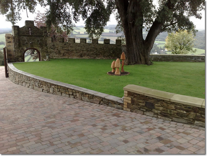 Sstone retaining wall